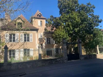 Sídlo Na prodej 46400 SAINT-CERE FR