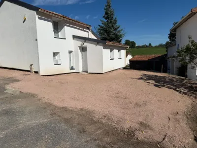 Dům Na prodej 42620 Saint-Pierre-Laval FR